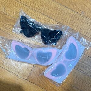 Heart-Shaped Sunglasses Set in Black and Pink
